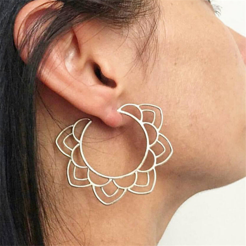 Women's Hollow Flower Earrings